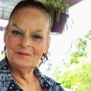 Meet your Posher, Debbie